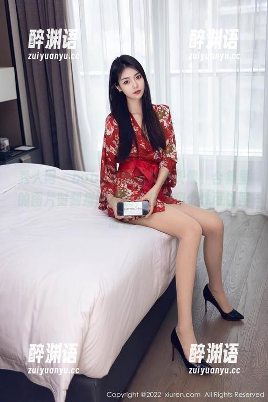 秀人网 - baby嘉茵的女王头像，合集里的图片时刻提醒着我，优雅和个性可以同时存在！