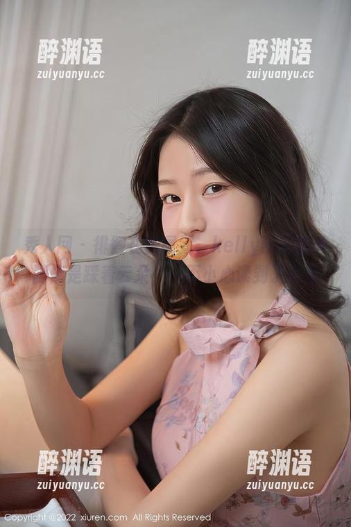 秀人网 - 徘徊在美图间，kelly凯莉的美脚像是踩着云朵，一不小心读到了心里