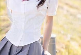 秀人网 – 写真中的俞漫：护士护理的不仅仅是身体，还有些小情绪。