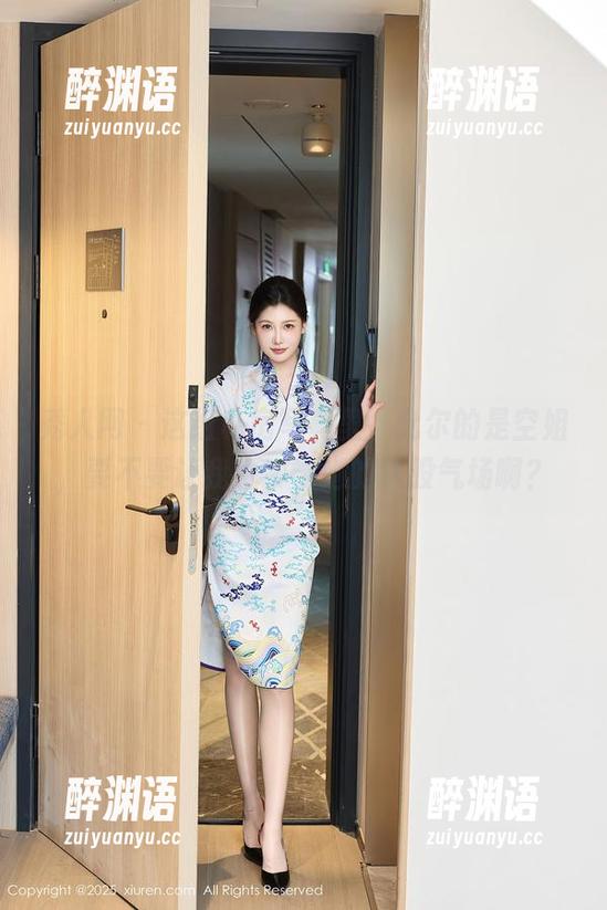 秀人网 - 这组私房写真里，允尔的是空姐，要不要让我也学学她的这股气场啊？