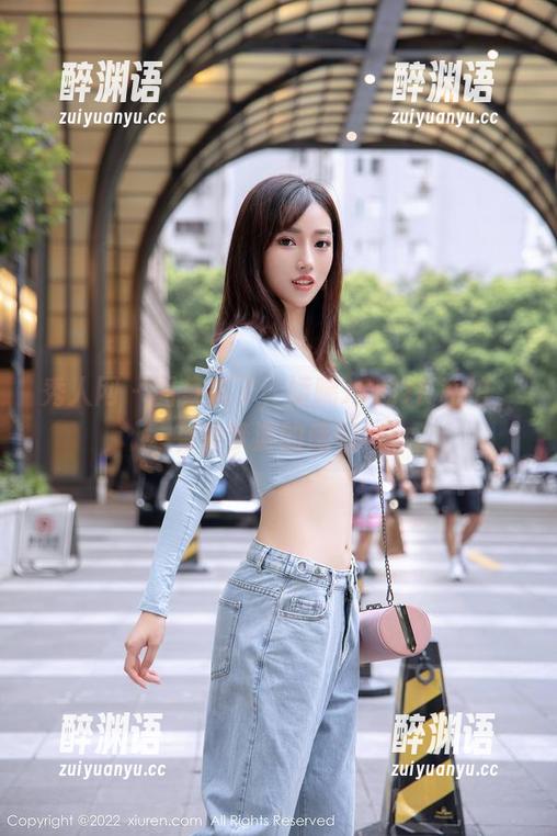 秀人网 - 图集来了，娇喘JC的JK私拍，有种梦游的感觉！