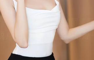 秀人网 – 岁小岁在浴缸里的图集更新，想说点啥但是脑子里全是泡泡～