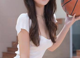 秀人网 – 原图里的“汁汁”，毛衣的柔软似乎在邀请
