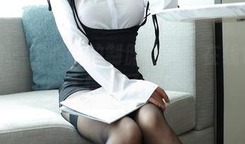 秀人网 – 王心怡的制服写真：在线也太太太惊艳了吧！