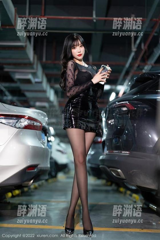 秀人网 - 为什么蕊蕊ruirui总有新花样？答案在这份双马尾写真集，下载吧！