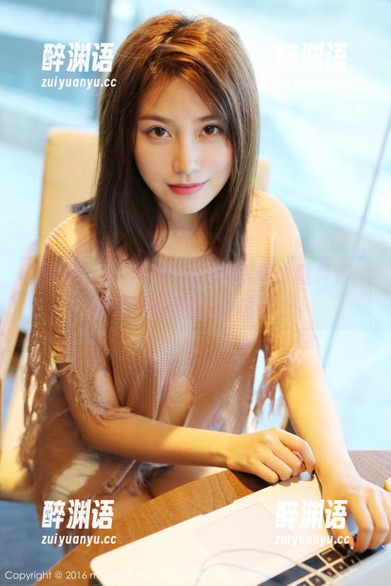 美媛馆 - 夏茉GIGI今天在裤里丝里晃荡，快来围观这份精彩图包！