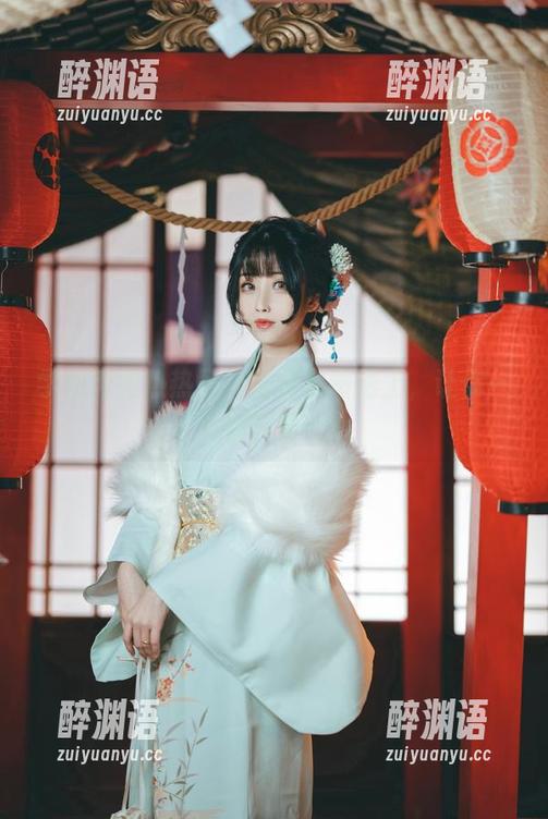 学姐肉扣热热子，免费套图送上，让你一天都开开心心