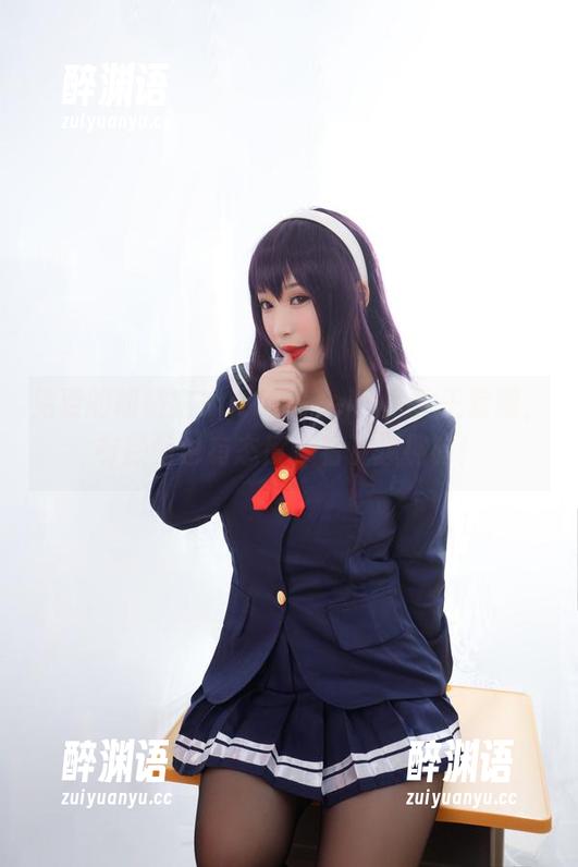 免费的胡桃猫Kurumineko：女王套图，有颜值也有态度，看了想拥有！