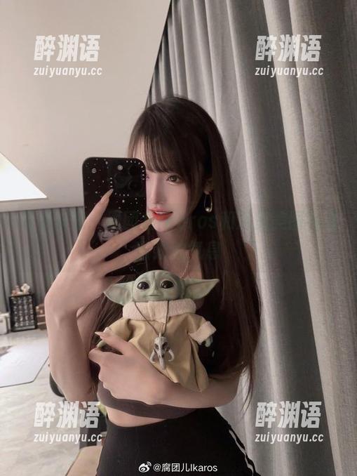 细节丰富，腐团儿Ikaros和浴室美图有点叛逆的气息