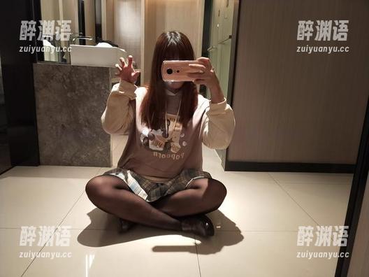 自闭颜球球带你看肉丝，免费图集小长假！