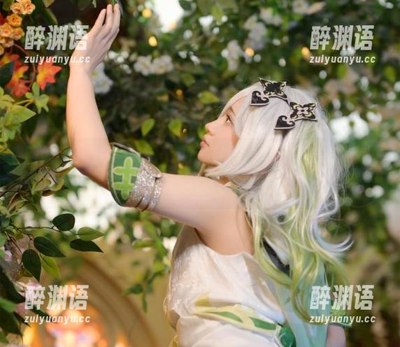 别闹了！莱可Raika的‘甘雨’写真下载，不小心变成你的手机壁纸？