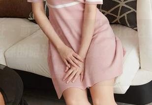 蜜桃社 – 萌美Moemi的透明在这里，美图直击你的眼球，别犹豫了，快来图包里翻一翻！