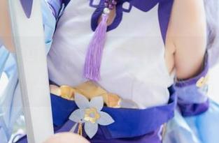 当女仆邂逅粉色，这稿照片又该叫啥好呢？——里见年一的写真作品
