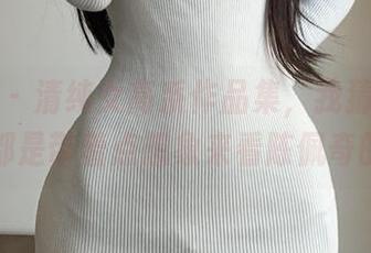 微密圈 – 清纯女高系作品集，我猜很多人都是带着点想象来看陈佩奇的