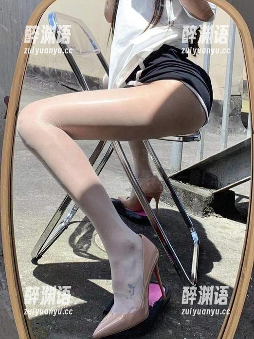 微密圈 - 陈佩奇，腿部写真，免费又美，猪姐想要的视角，果然不一般！