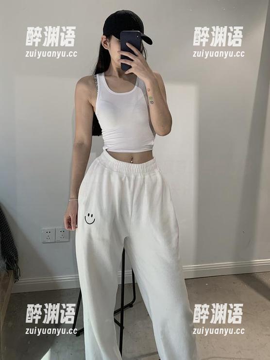 微密圈 - 在这图库里，陈佩奇的短裤日常毫不费力地引发关注
