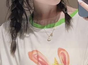 微密圈 – 看！陈妮妮UNI的长腿高清图集，线条流畅得让人想要试着咬一口？