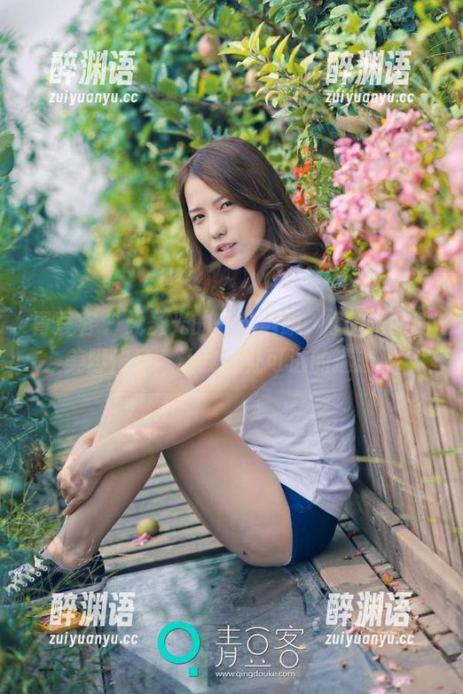 青豆客 - 无圣光的一抹洒脱，小九Vin的美脚作品，让我无处可逃的迷恋。