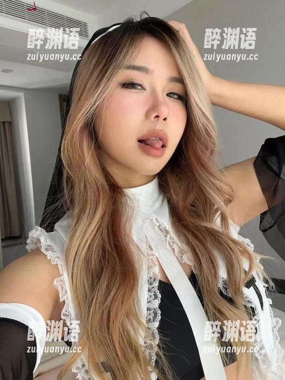 微密圈 - 黑饱宝的制服图包：工作不累，关键在选衣！